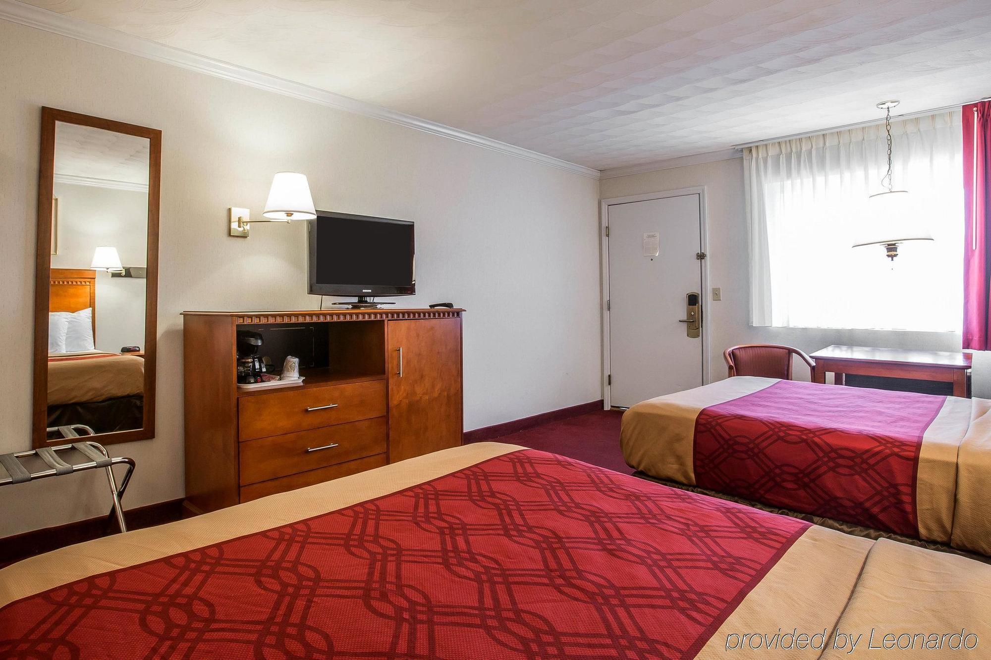 Baymont By Wyndham Lake George Buitenkant foto