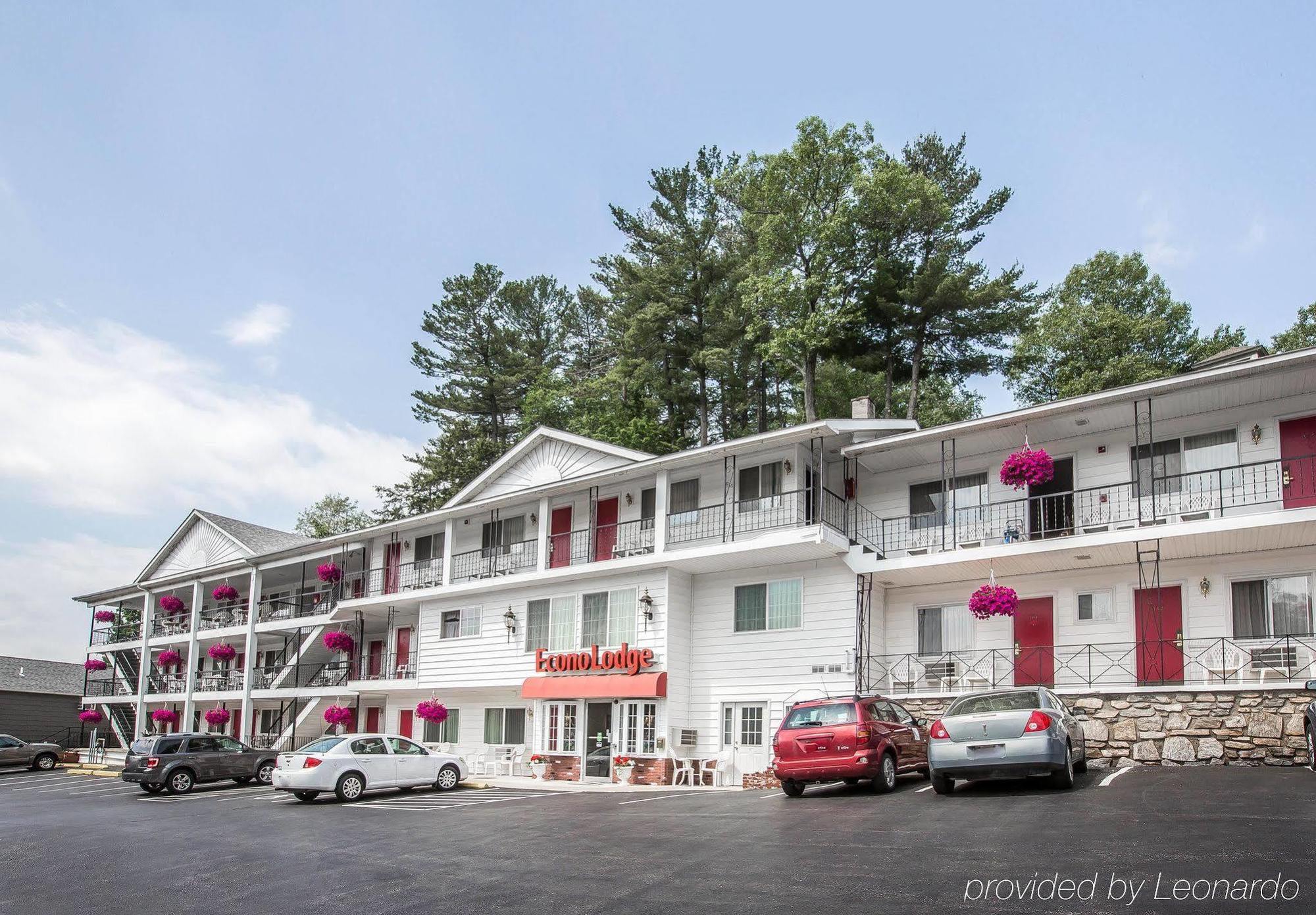 Baymont By Wyndham Lake George Buitenkant foto