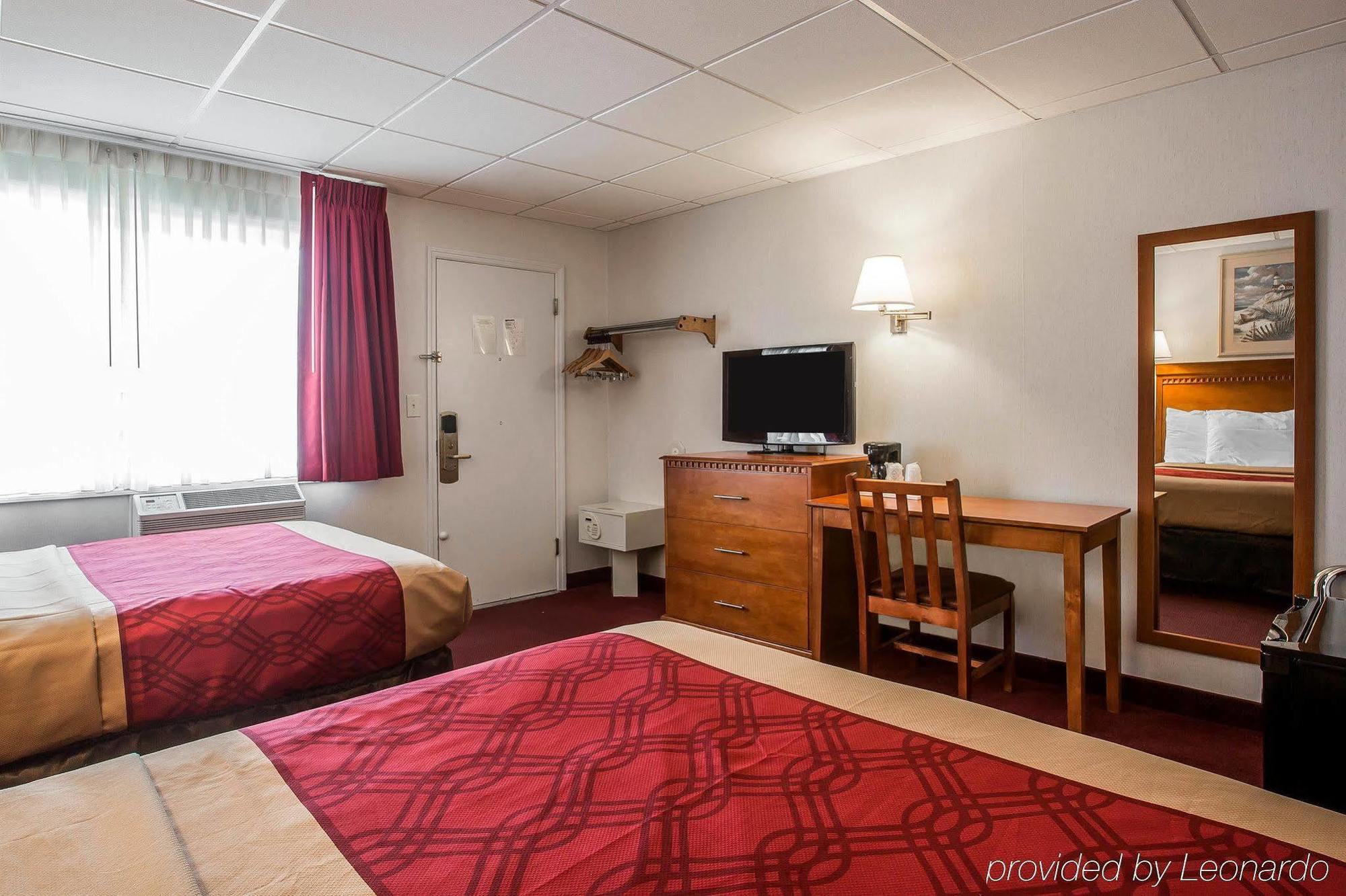 Baymont By Wyndham Lake George Buitenkant foto