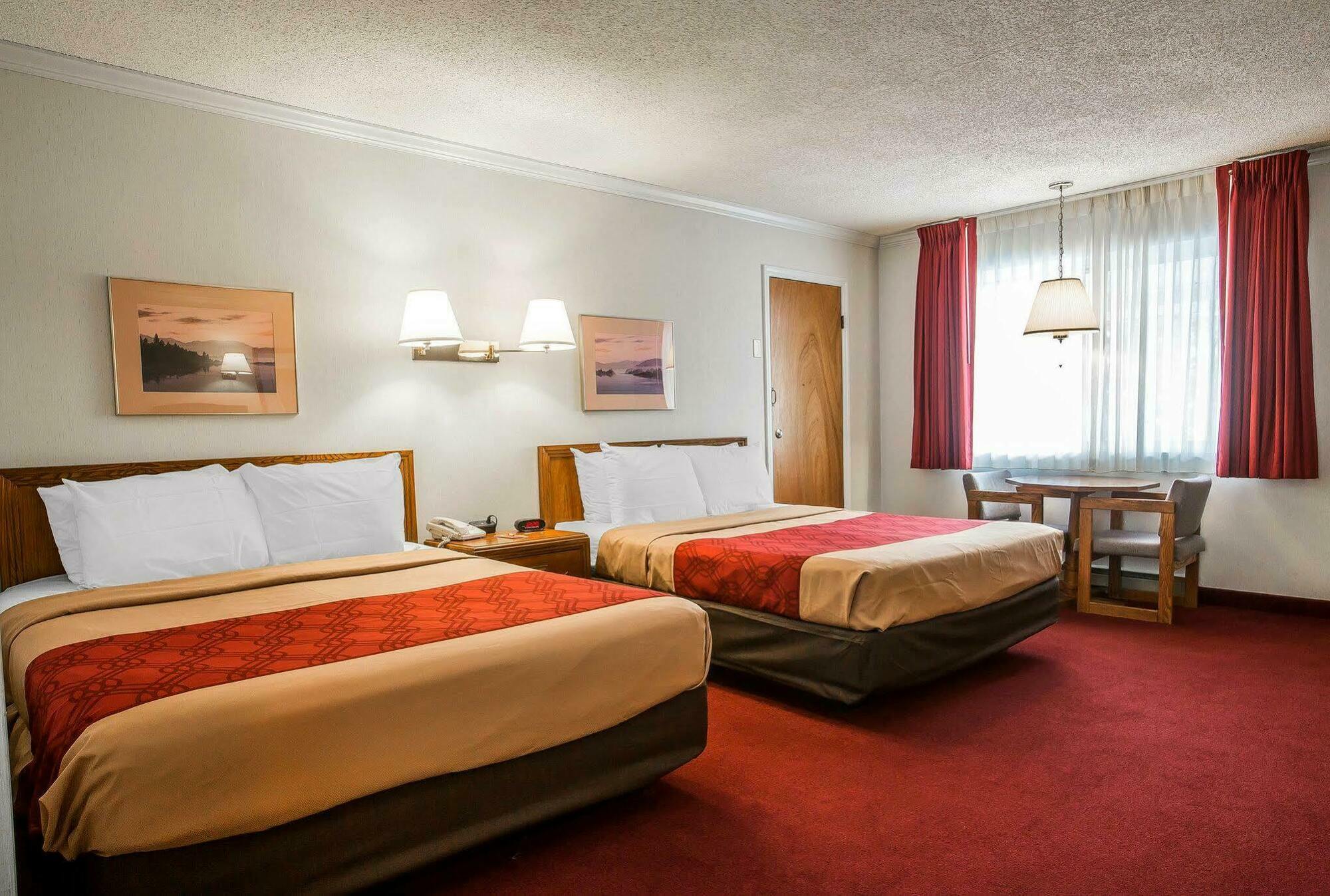 Baymont By Wyndham Lake George Buitenkant foto